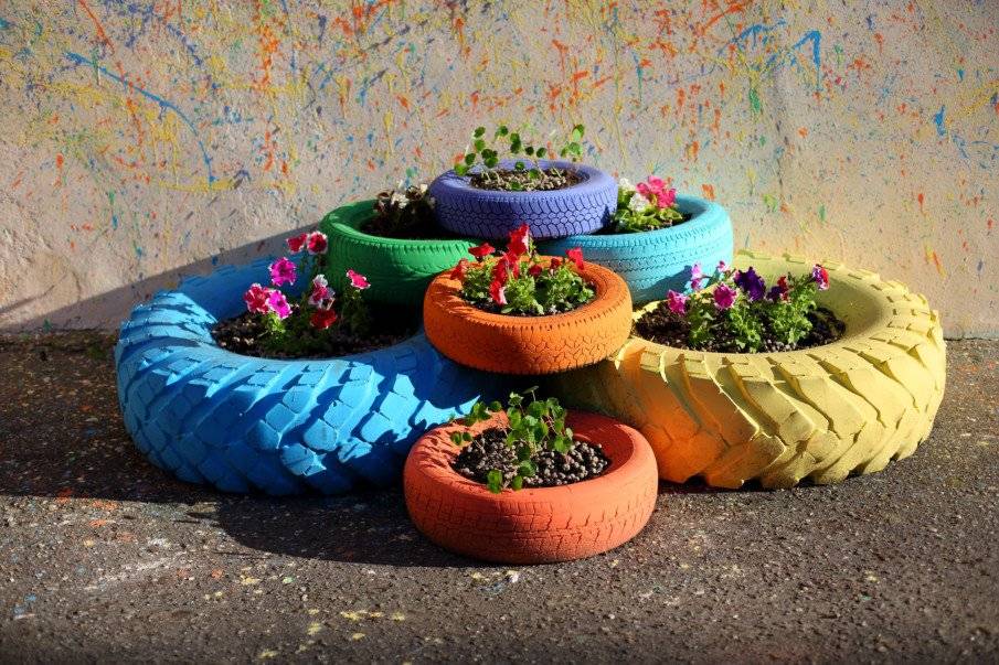 Painting Tire Planters