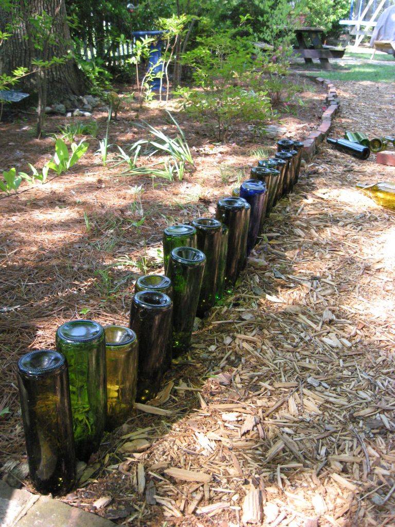 Cerca De Botellas De Vidrio Bottle Garden
