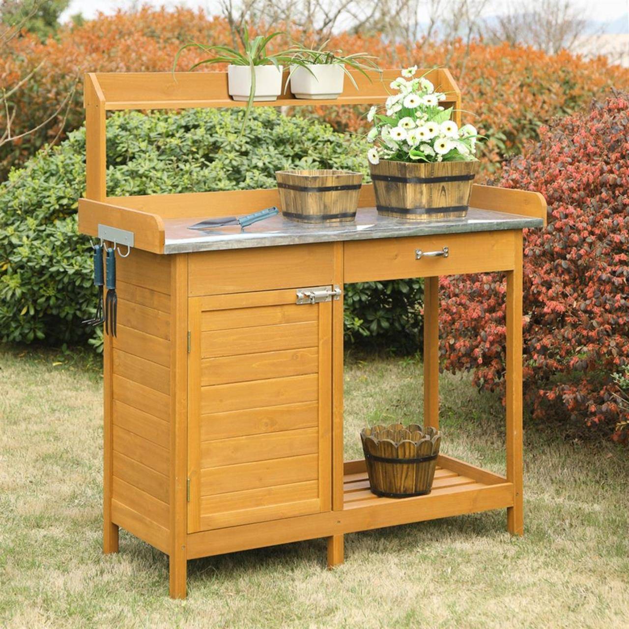 Charming Outdoor Garden Potting Bench Design Ideas Decorelated