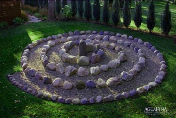 Creative Garden Labyrinth Design Ideas Trendhmdcr Labyrinth