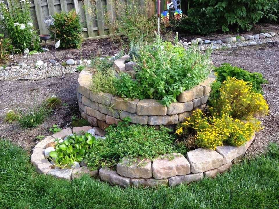 Diy Spiral Herb Garden Garden