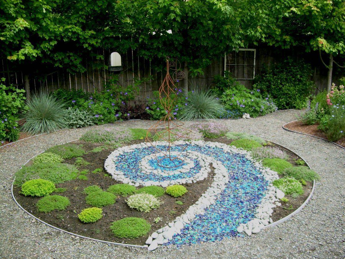 Beautiful Round Raised Garden Bed Ideas