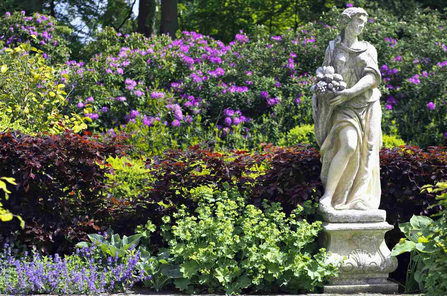 Midsummer Altar Witch Garden