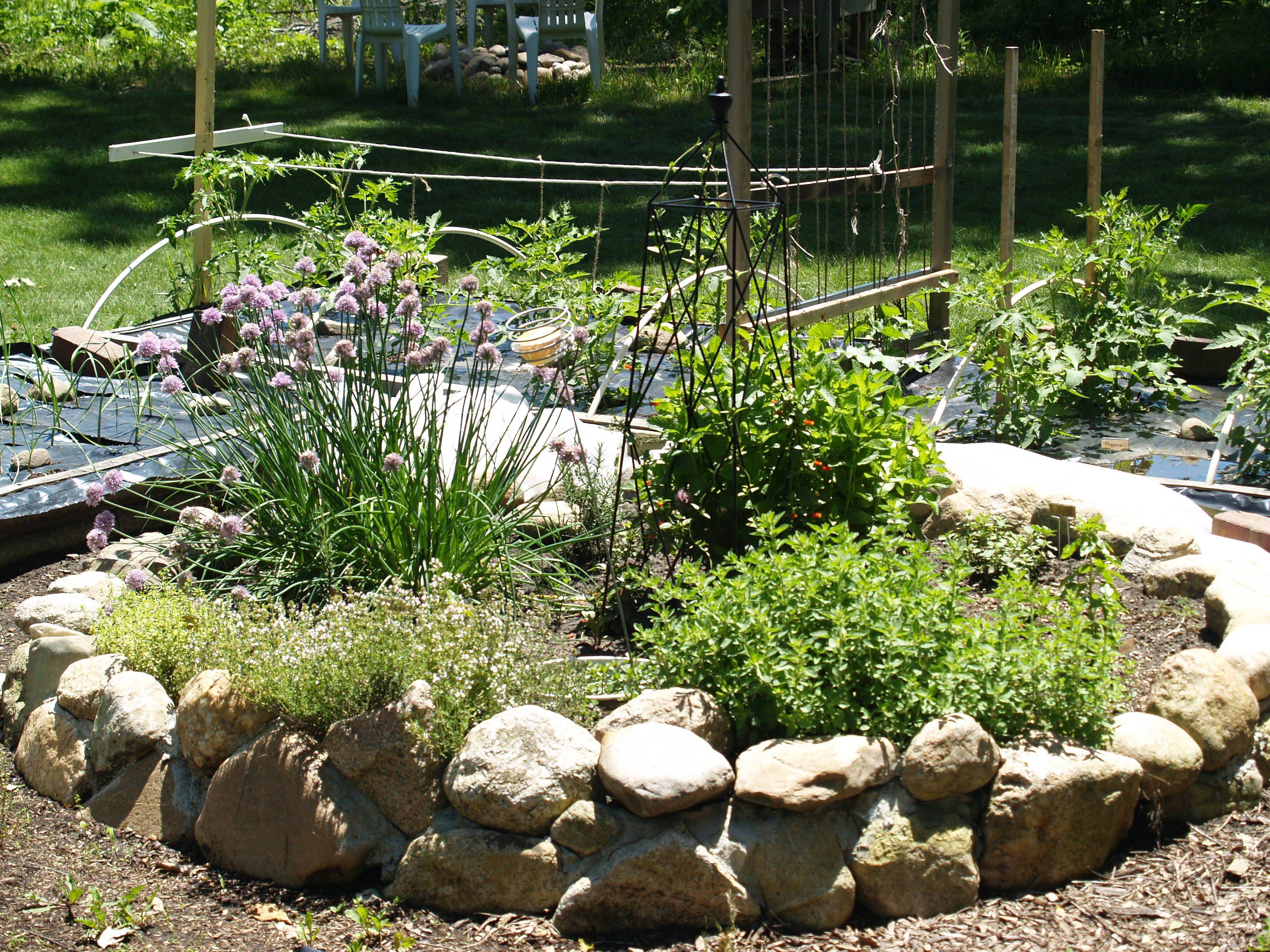 Permaculture Kitchen Garden Herb Spiral Eclettico Giardino