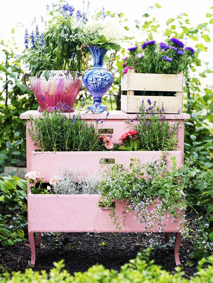 Upcycled Furniture Planter Ideas Unique Balcony