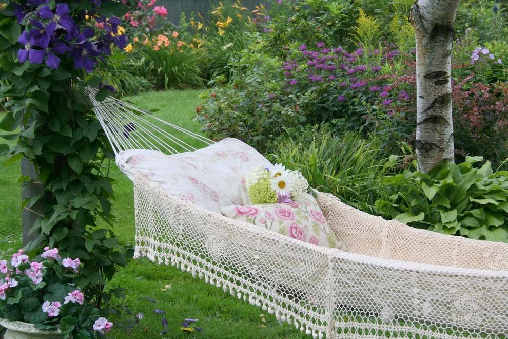 Cozy Outdoor Hammock Ideas