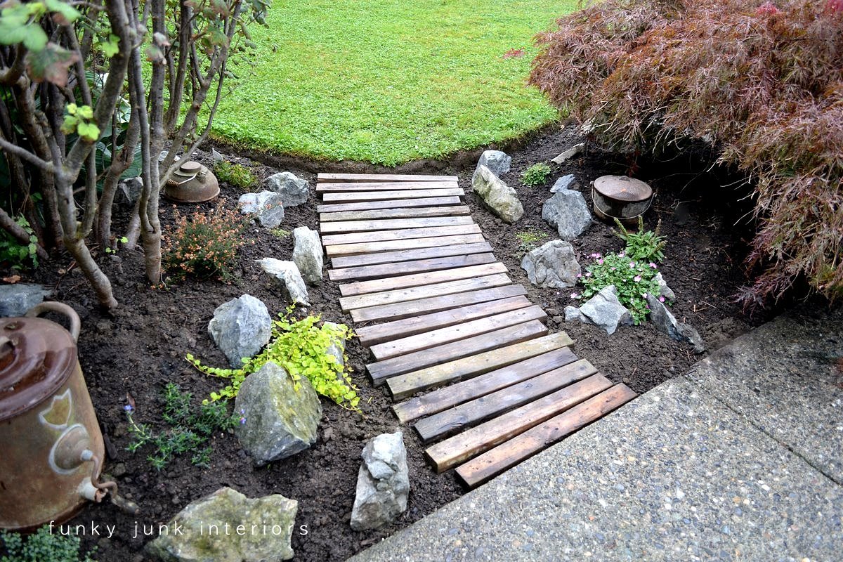 Recycled Pallet Garden Walkway Paisajismo De Patio Frontal Senderos