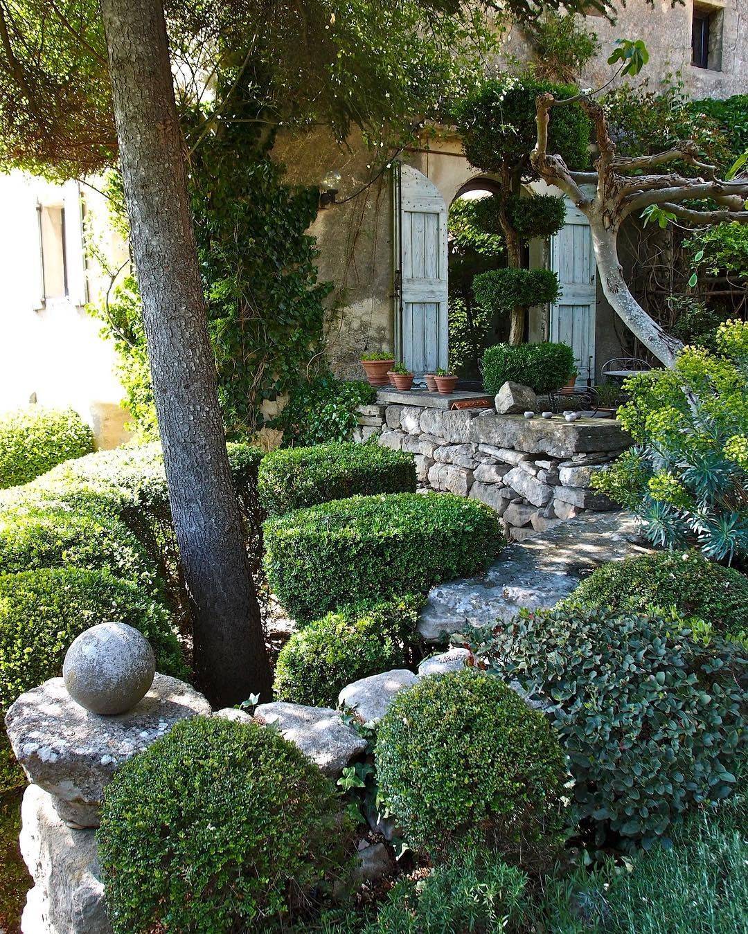 Nicole De Vsians Iconic Garden