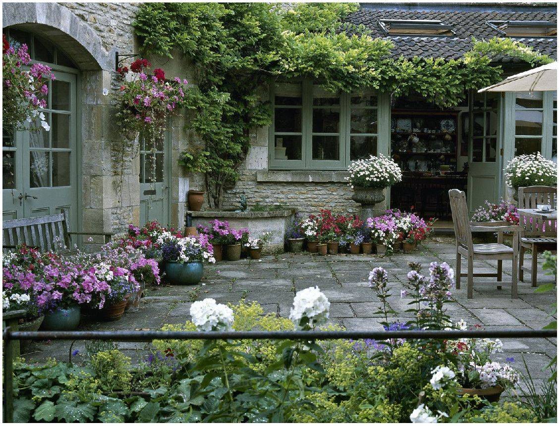 Inspiring French Country Garden Decor Ideas
