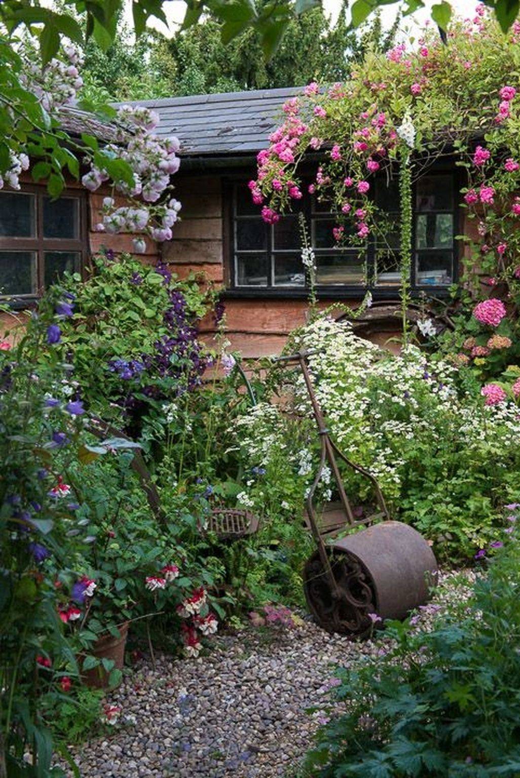 Stunning Country Cottage Gardens Ideas