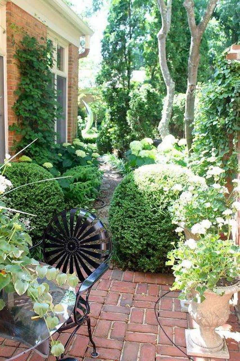 Beautiful French Cottage Garden Design Ideas